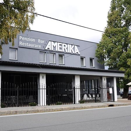 Restaurace A Hotel Amerika Havířov エクステリア 写真